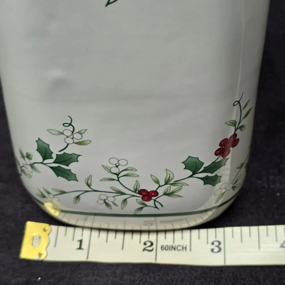 Pfaltzgraff Winterberry Milk Jug Silicone Cap